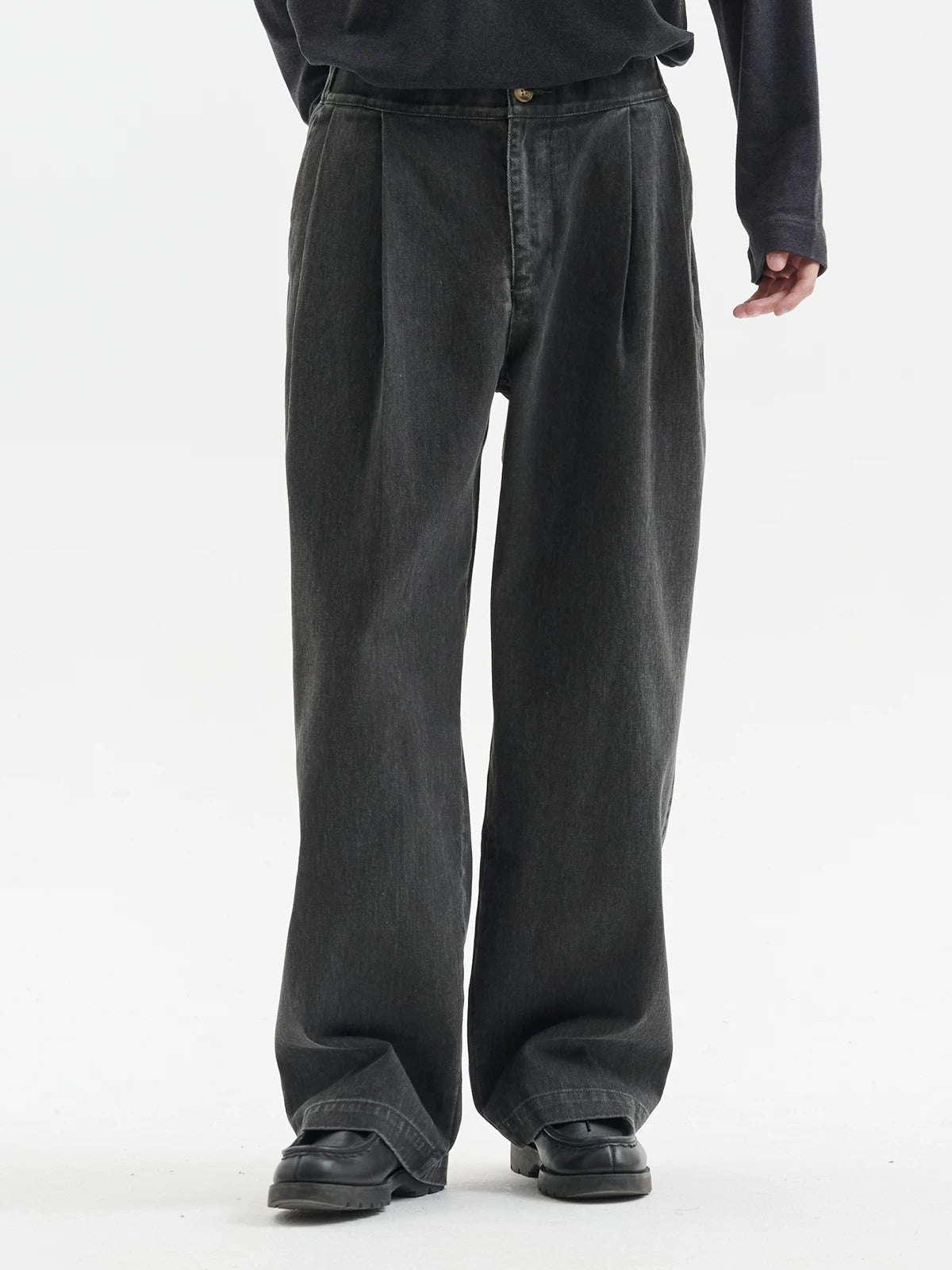 BUTTBILL FW25 Unisex Enzyme-Washed Pleated Relaxed Trousers056