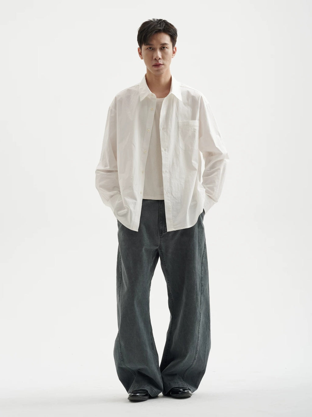 BUTTBILL Men's Relaxed Curved-Leg Paneled Trousers100
