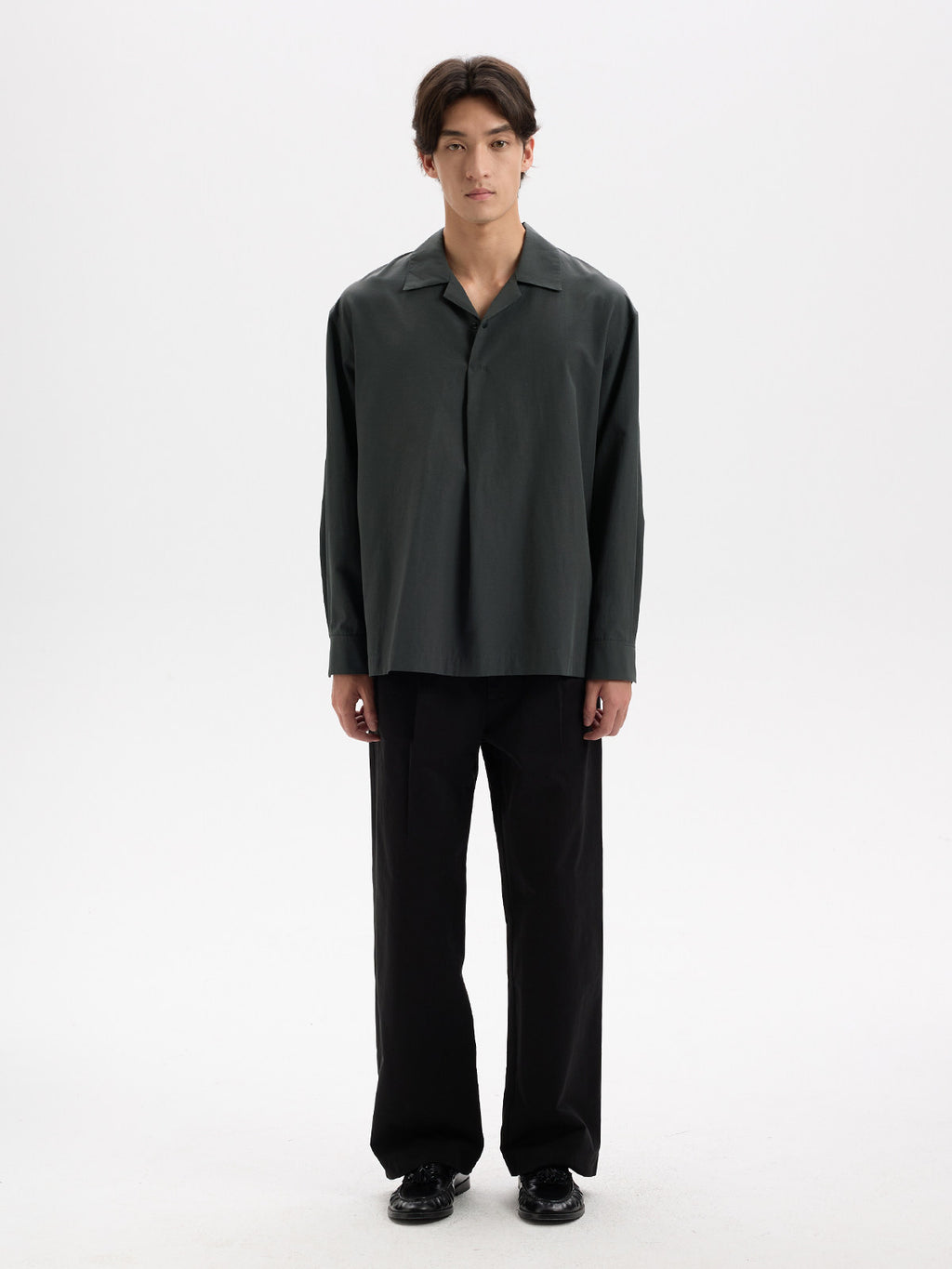 BUTTBILL Urban Minimalist Lyocell-Blend Pleated Camp Collar Snap-Front Shirt028