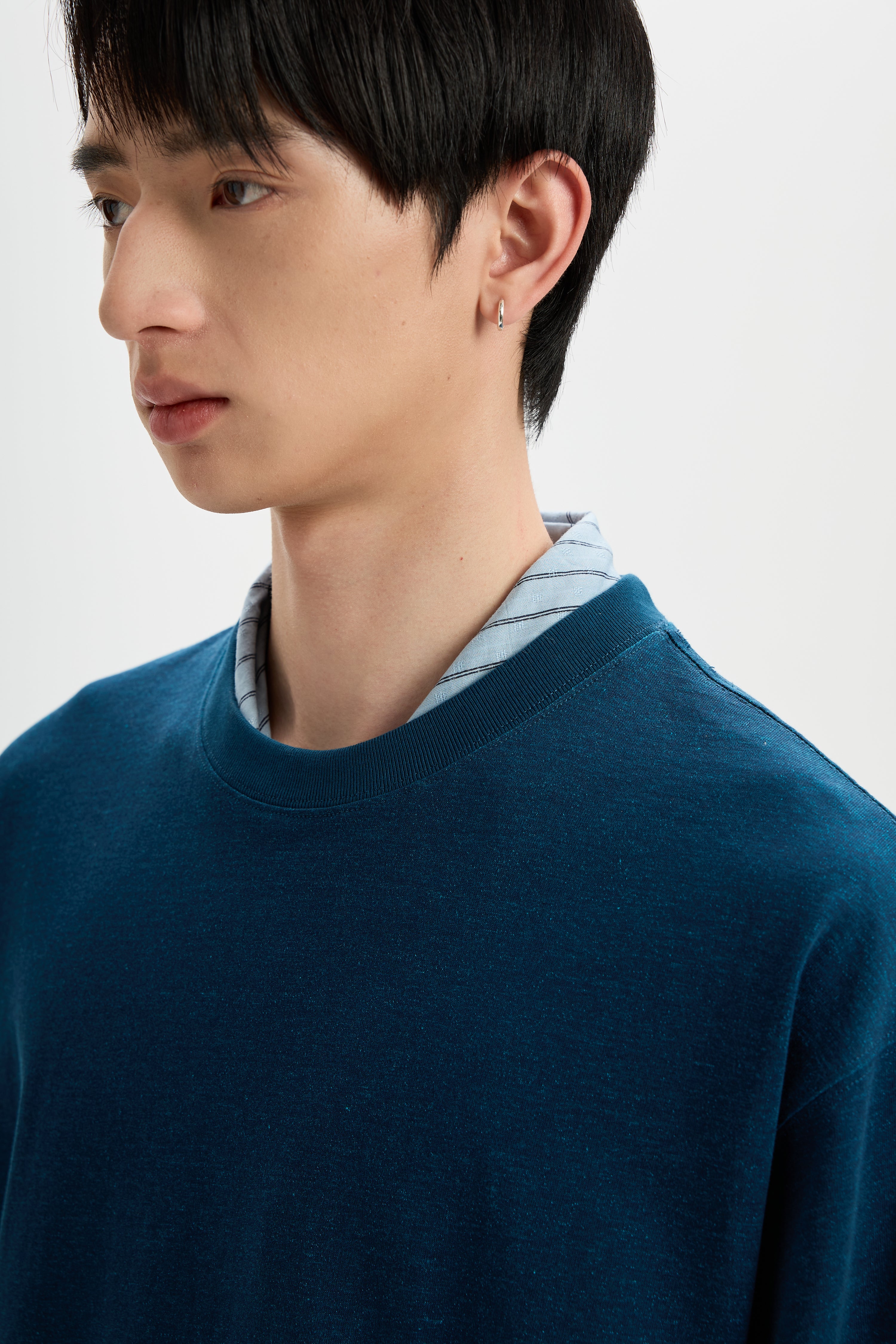 BUTTBILL SS26 Unisex Double-Yarn Cotton Inside-Out Contrast T-Shirt with Rolled Edge