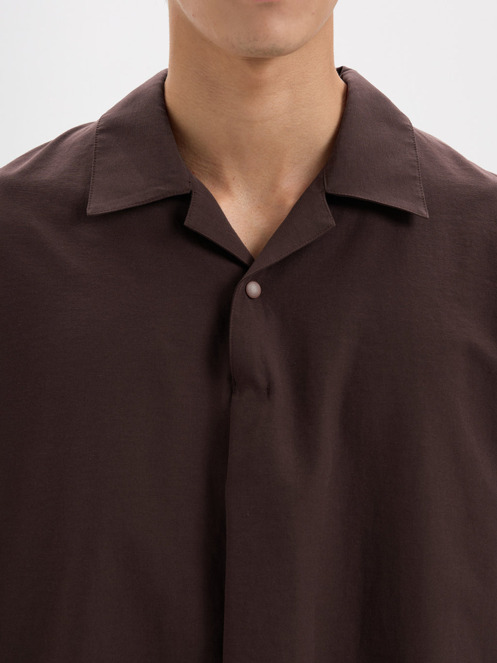 BUTTBILL Urban Minimalist Lyocell-Blend Pleated Camp Collar Snap-Front Shirt028