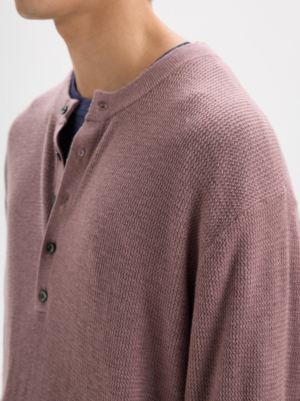 BUTTBILL Classic 48s Wool Blend Henley Knit Pullover with Shell Buttons018