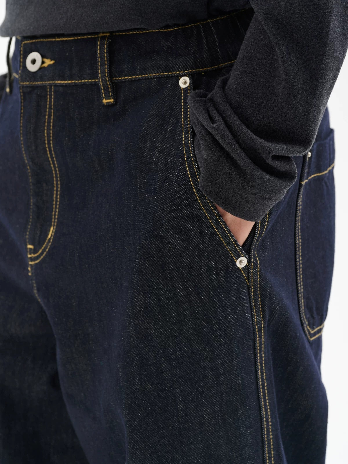 BUTTBILL Men's 13.2oz Knee-Pleated Washed Denim Jeans with Contrast Stitching080